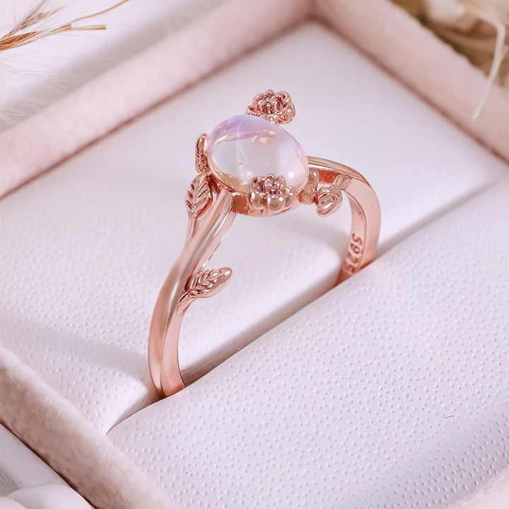Anillo de flor de vid con piedra lunar de talla ovalada de Olivenorma