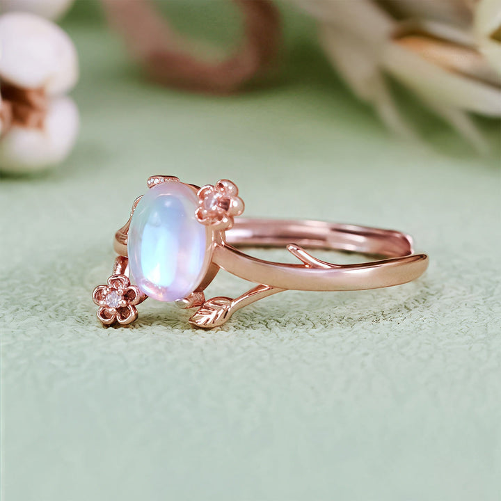 Anillo de flor de vid con piedra lunar de talla ovalada de Olivenorma