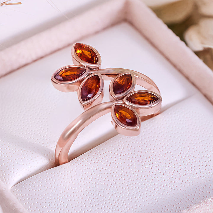 Anillo ajustable con forma de hoja de granate Olivenorma