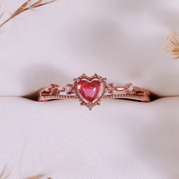 Anillo de corona de princesa con granate en forma de corazón de Olivenorma