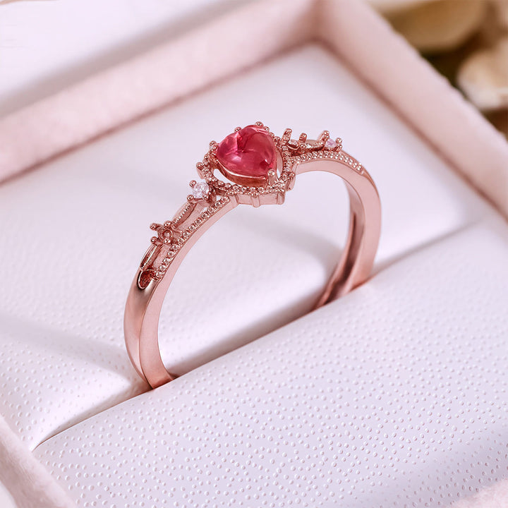 Anillo de corona de princesa con granate en forma de corazón de Olivenorma