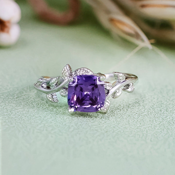 Anillo envolvente de hoja de amatista con corte cuadrado de Olivenorma