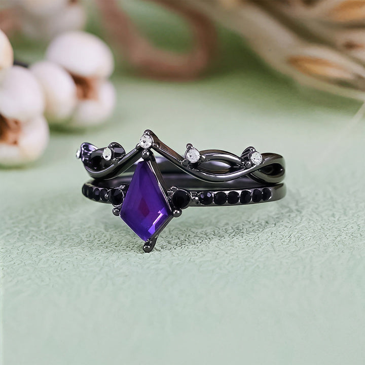 Conjunto de dos anillos negros de amatista medianoche de Olivenorma