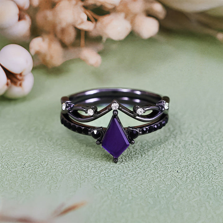 Conjunto de dos anillos negros de amatista medianoche de Olivenorma