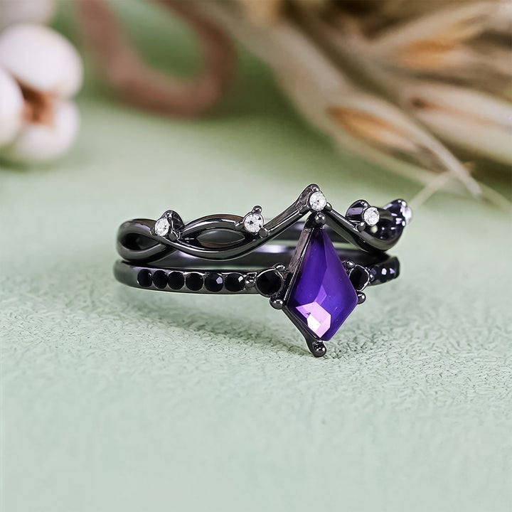 Conjunto de dos anillos negros de amatista medianoche de Olivenorma