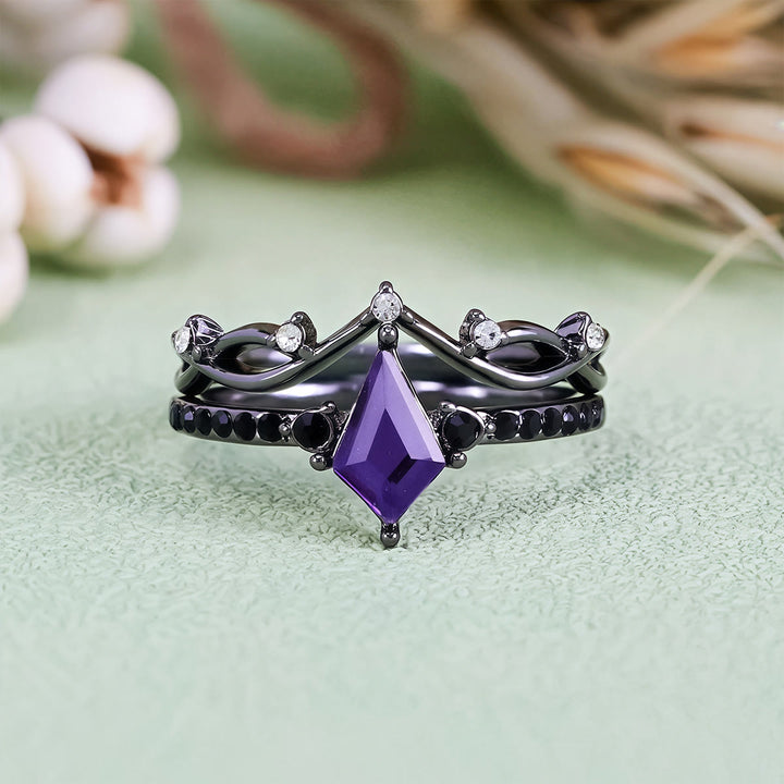 Conjunto de dos anillos negros de amatista medianoche de Olivenorma