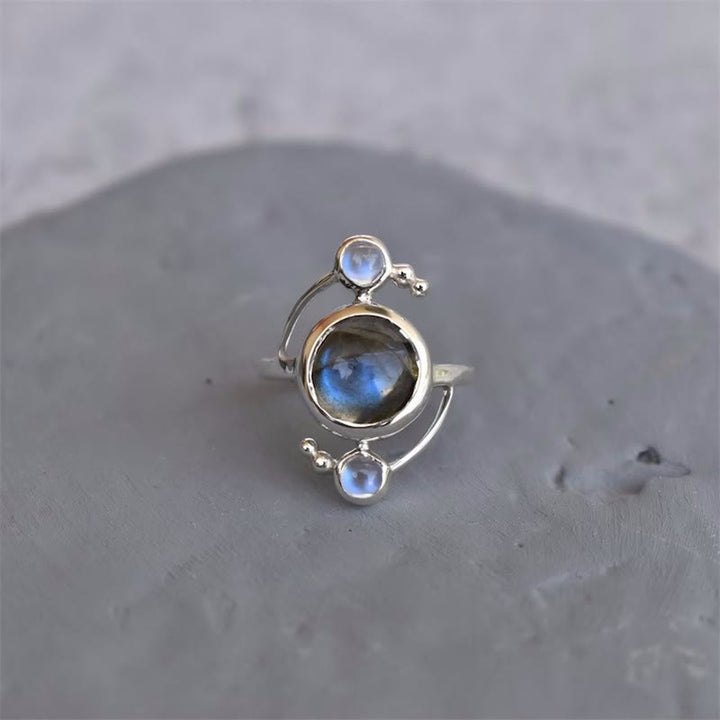 Anillo de aleación con diseño de satélite envolvente de labradorita natural de Olivenorma