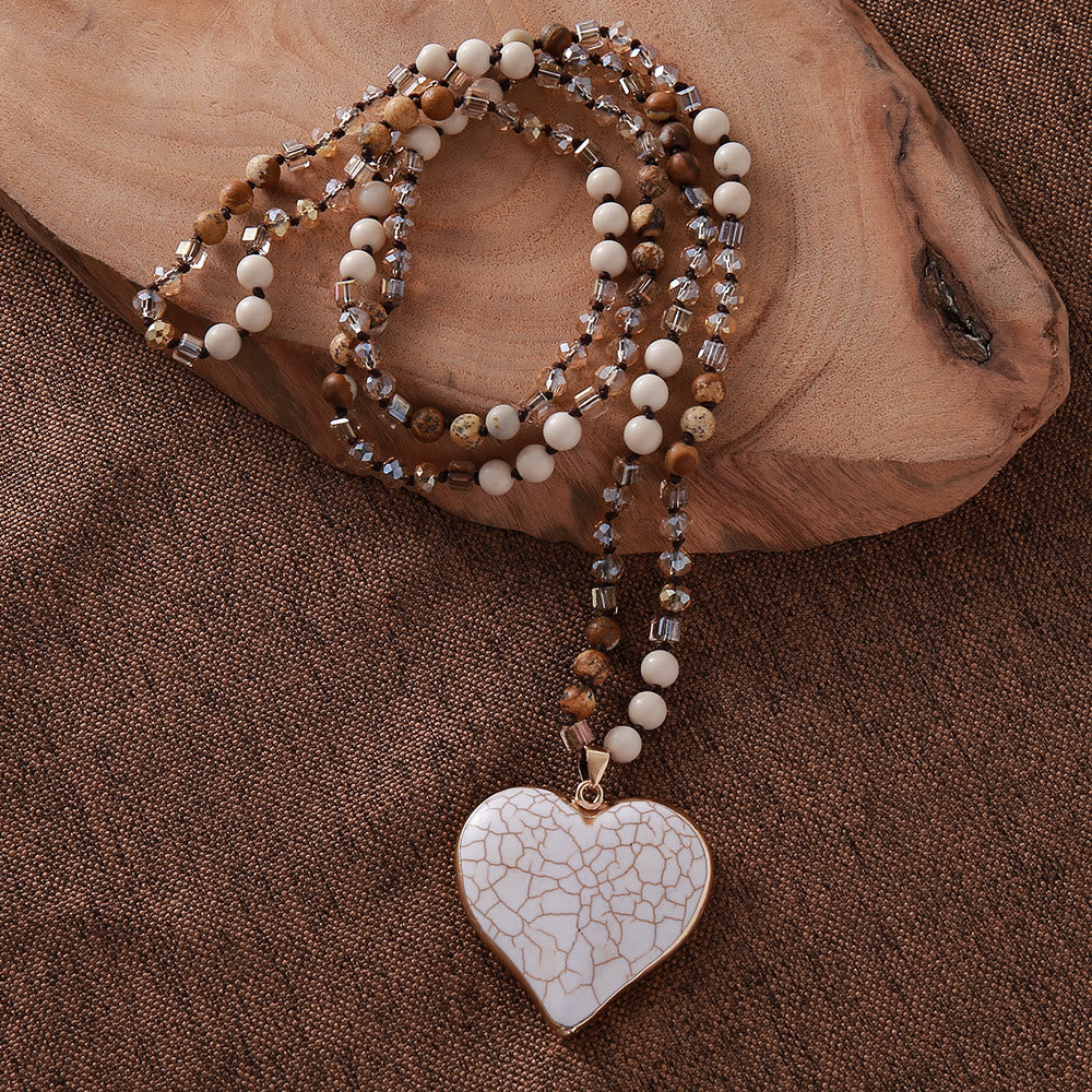 Collar con colgante de corazón de turquesa blanca natural de Olivenorma