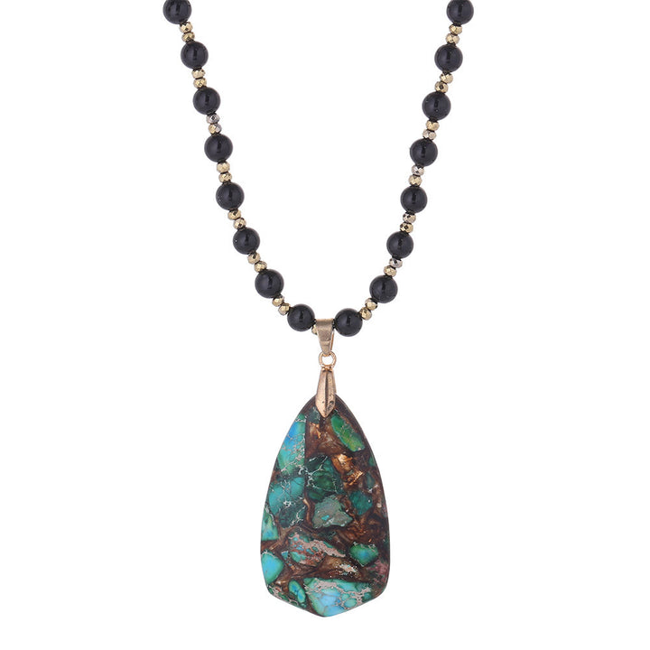 Collar con colgante de piedra emperador verde con cuentas de ónix negro de Olivenorma