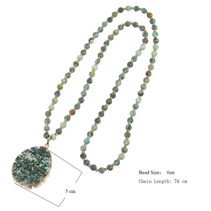 Collar con colgante de ágata musgosa con cuentas de turquesa africana de Olivenorma