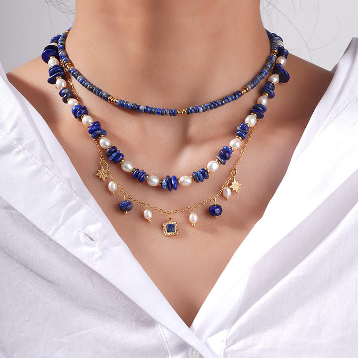 Collar de perlas de agua dulce y lapislázuli de Olivenorma