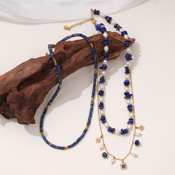 Collar de perlas de agua dulce y lapislázuli de Olivenorma