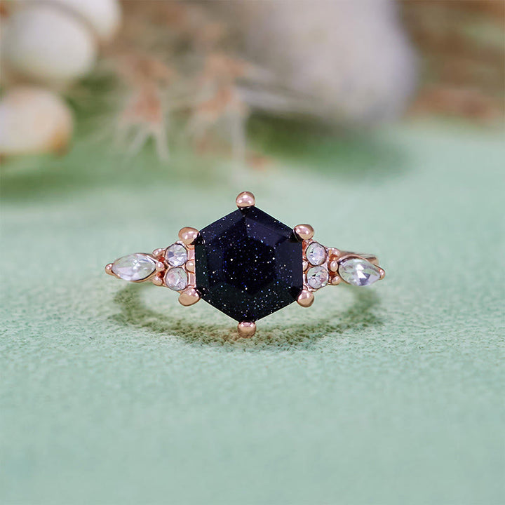 Anillo de compromiso Olivenorma con hoja de moissanita de arenisca azul con corte hexagonal