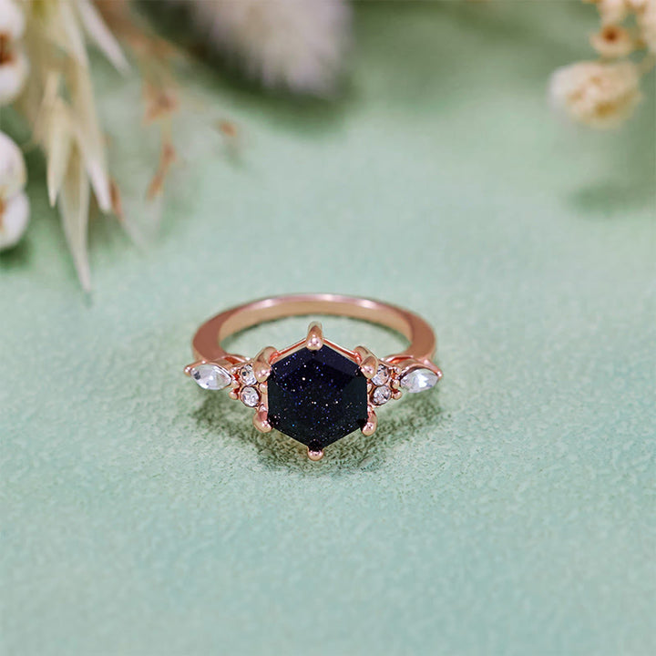 Anillo de compromiso Olivenorma con hoja de moissanita de arenisca azul con corte hexagonal