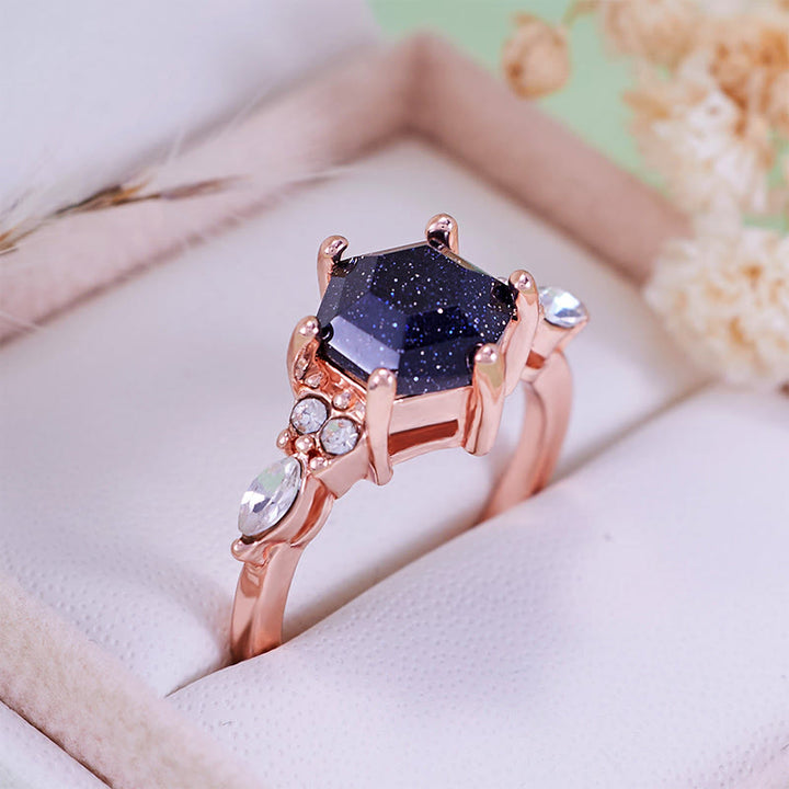 Anillo de compromiso Olivenorma con hoja de moissanita de arenisca azul con corte hexagonal
