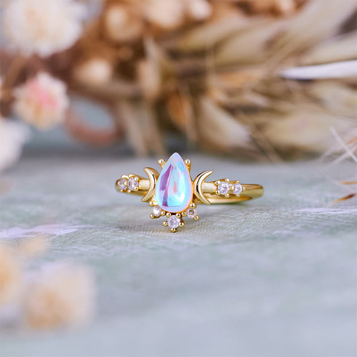 Anillo de doble luna con piedra lunar artificial talla lágrima de Olivenorma