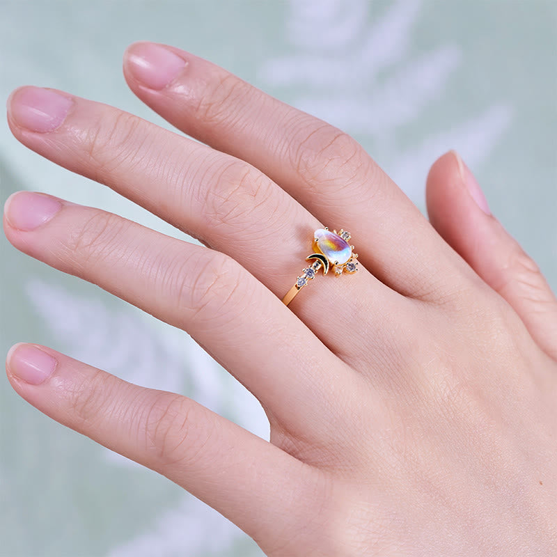 Anillo de doble luna con piedra lunar artificial talla lágrima de Olivenorma