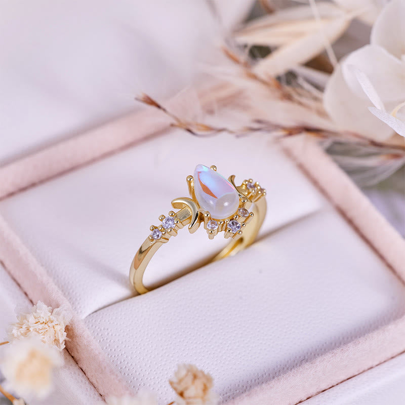 Anillo de doble luna con piedra lunar artificial talla lágrima de Olivenorma
