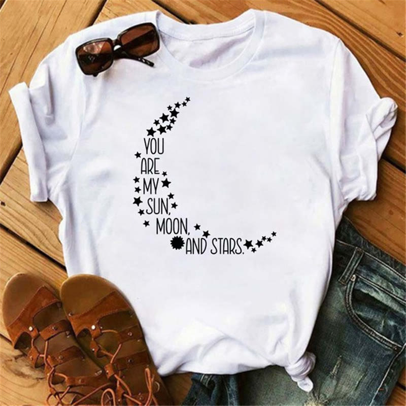 Camiseta Olivenorma de poliéster con estampado de mariposas y luna