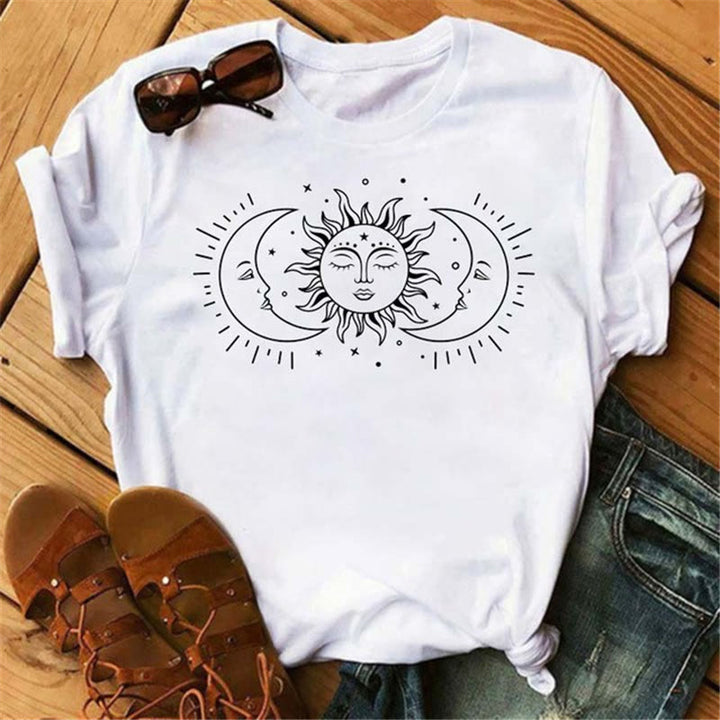 Camiseta de algodón con estampado de mariposas y luna de Olivenorma