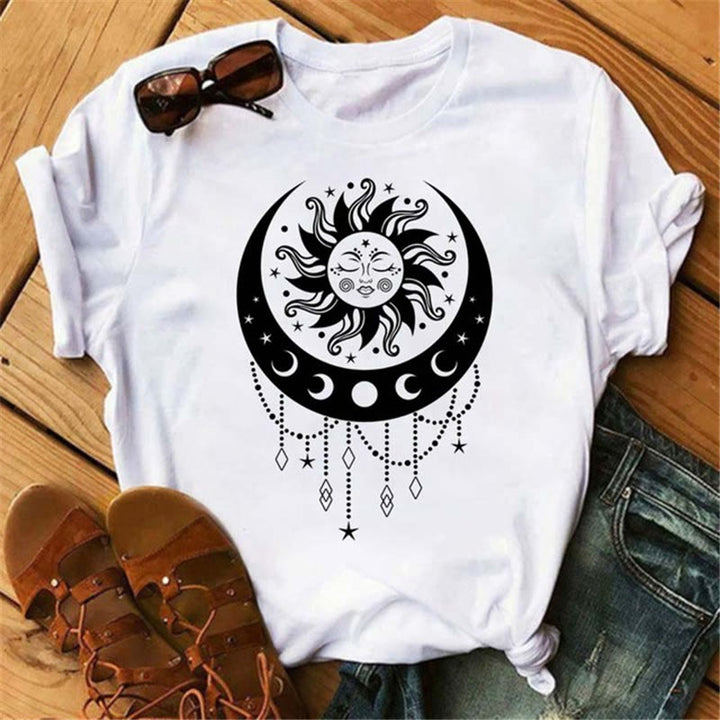 Camiseta Olivenorma de poliéster con estampado de luna, gato negro y loto