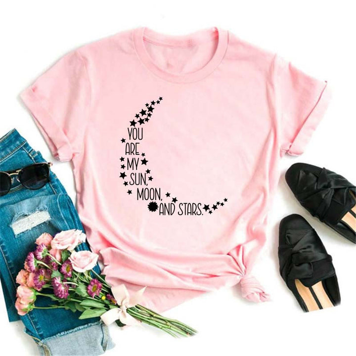 Camiseta Olivenorma de poliéster con estampado de loto y luna negra en rosa