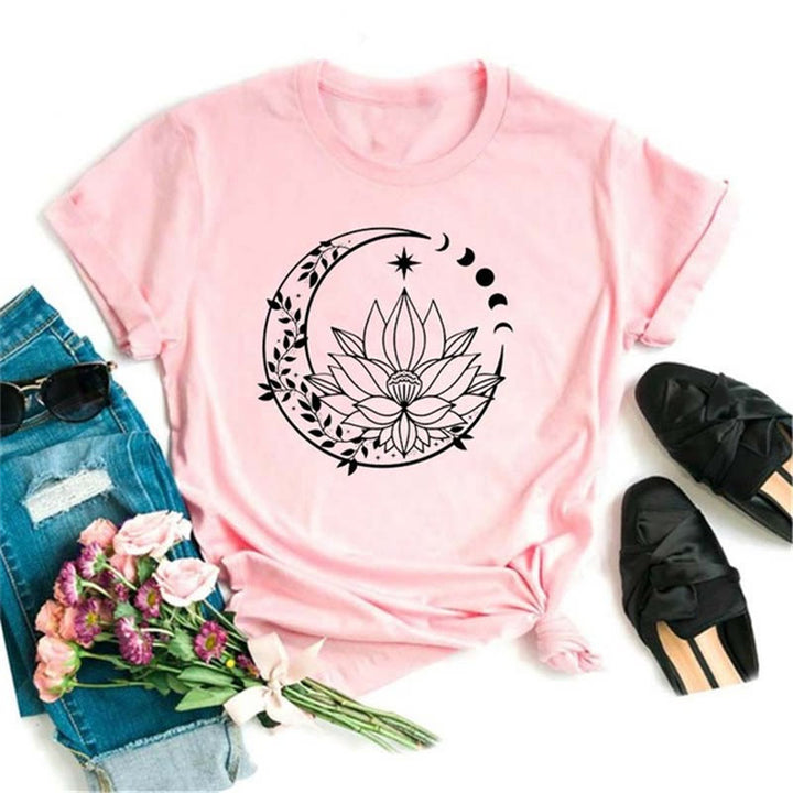 Camiseta Olivenorma de poliéster con estampado de loto y luna negra en rosa