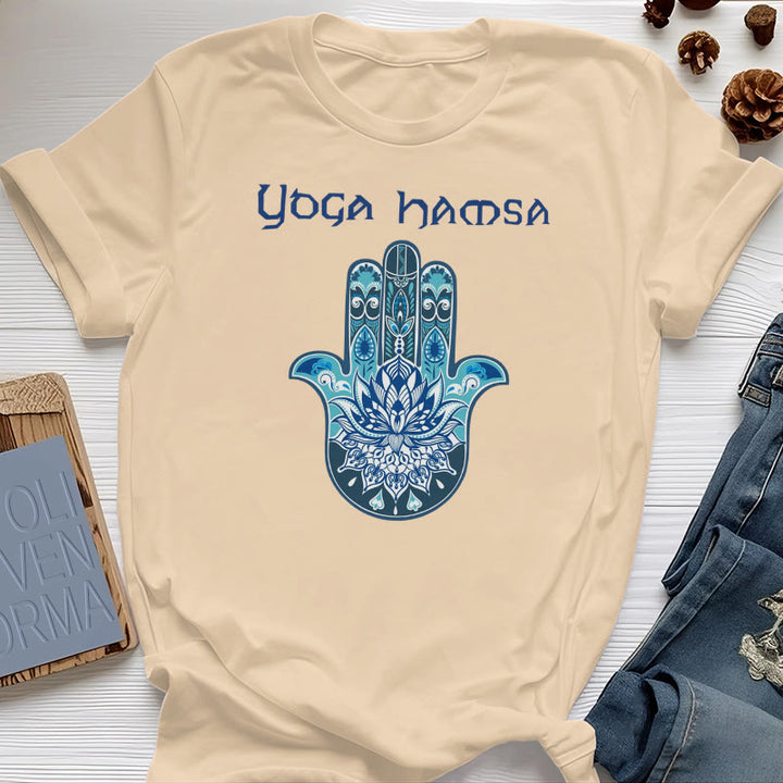 Camiseta cómoda con estampado de hamsa de yoga azul Olivenorma