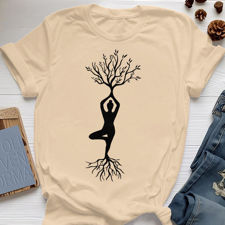Camiseta Olivenorma con la postura del árbol de yoga con raíces