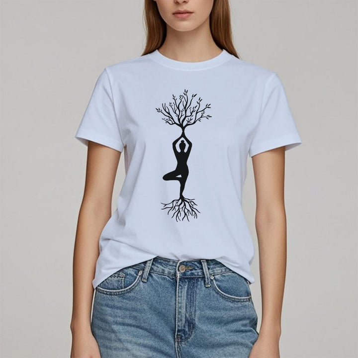 Camiseta Olivenorma con la postura del árbol de yoga con raíces