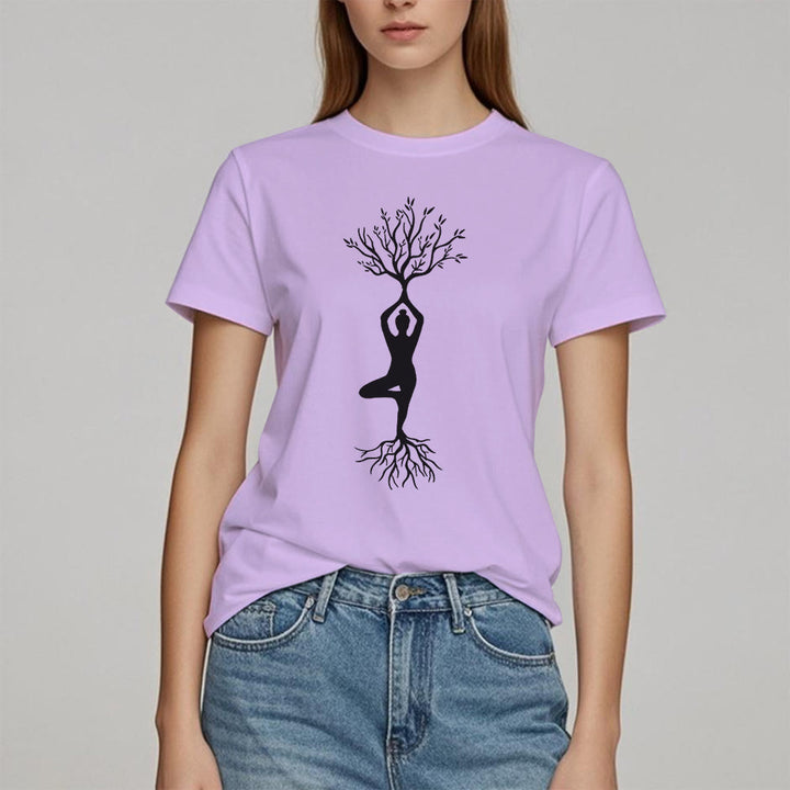 Camiseta Olivenorma con la postura del árbol de yoga con raíces