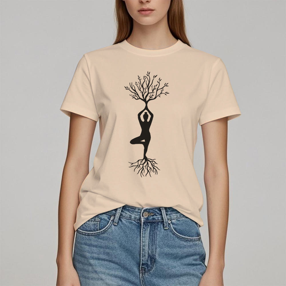 Camiseta Olivenorma con la postura del árbol de yoga con raíces