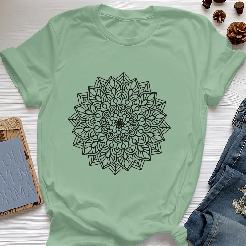Camiseta con mandala de flor de loto de Olivenorma