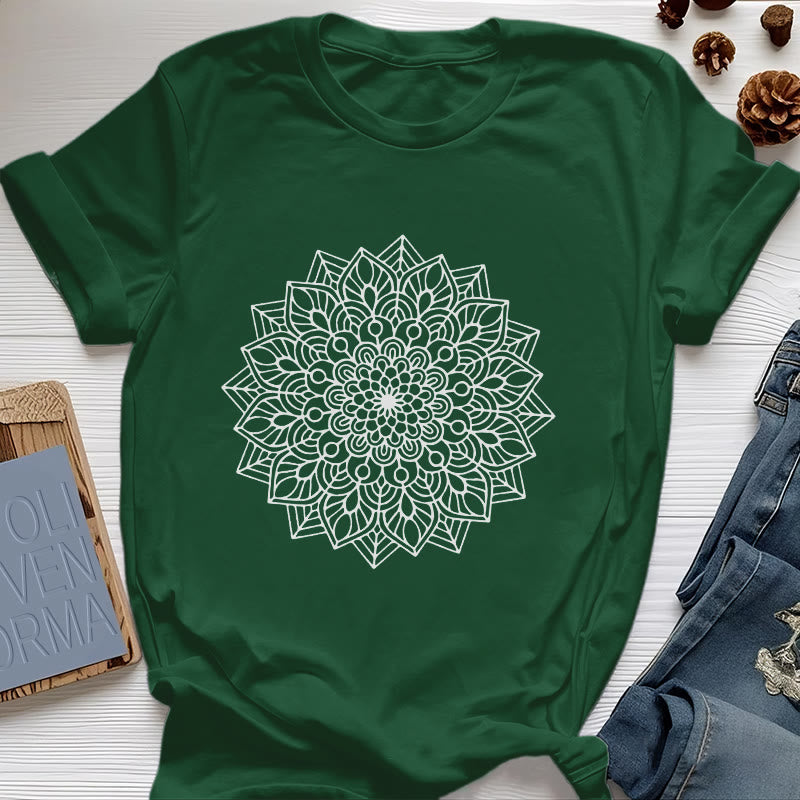 Camiseta con mandala de flor de loto de Olivenorma
