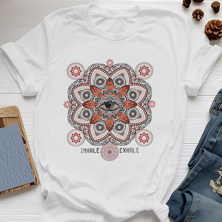 Camiseta Olivenorma con diseño de eslogan "Meditación del Mal de Ojo"