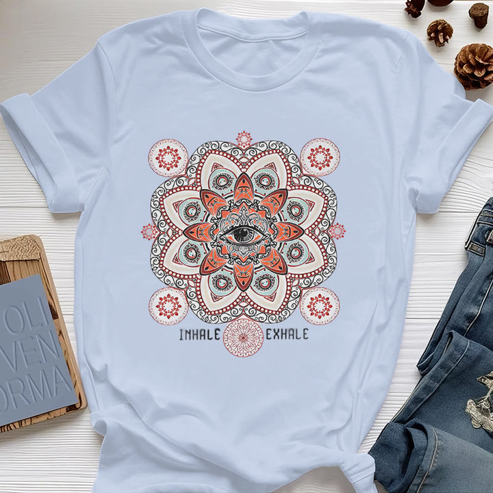Camiseta Olivenorma con diseño de eslogan "Meditación del Mal de Ojo"