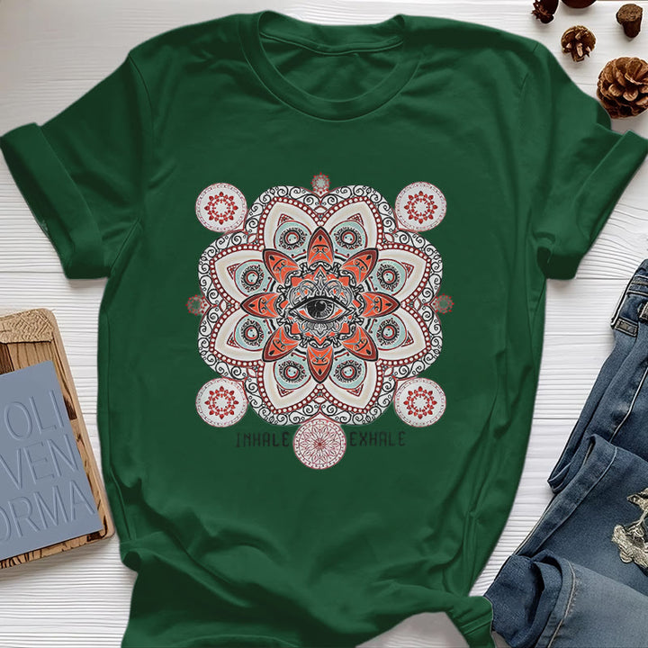 Camiseta Olivenorma con diseño de eslogan "Meditación del Mal de Ojo"