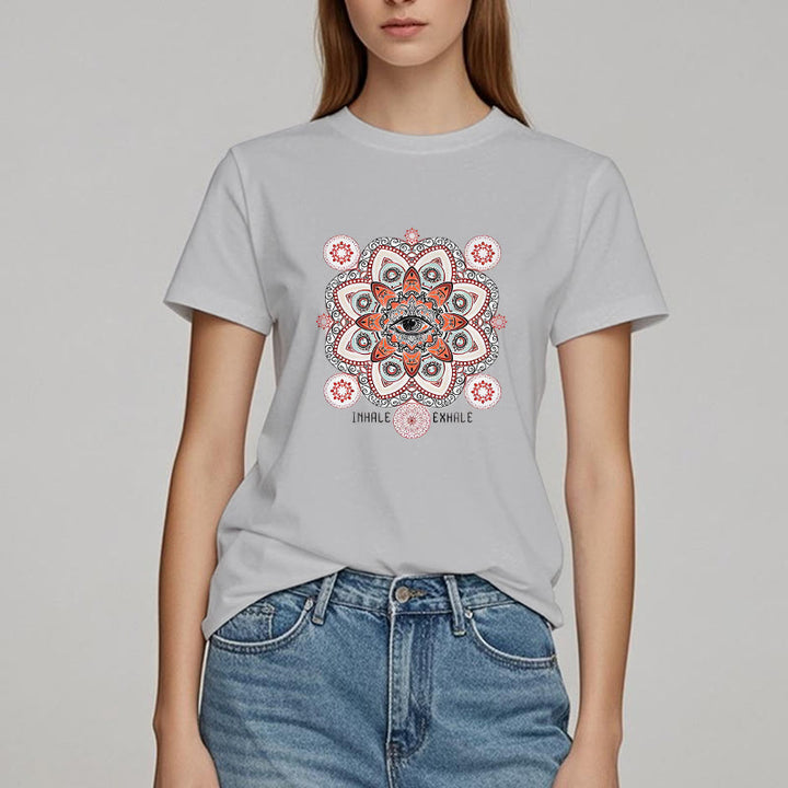 Camiseta Olivenorma con diseño de eslogan "Meditación del Mal de Ojo"