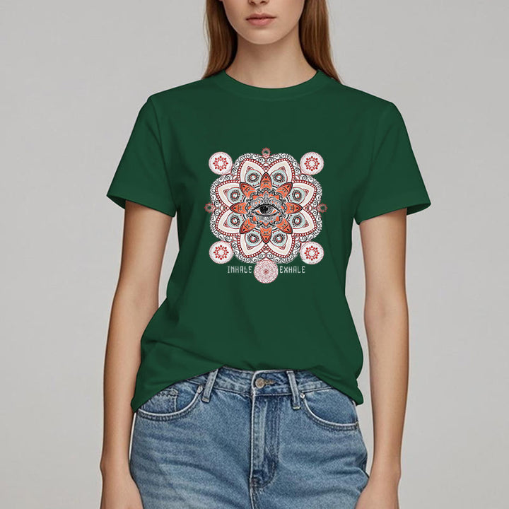 Camiseta Olivenorma con diseño de eslogan "Meditación del Mal de Ojo"