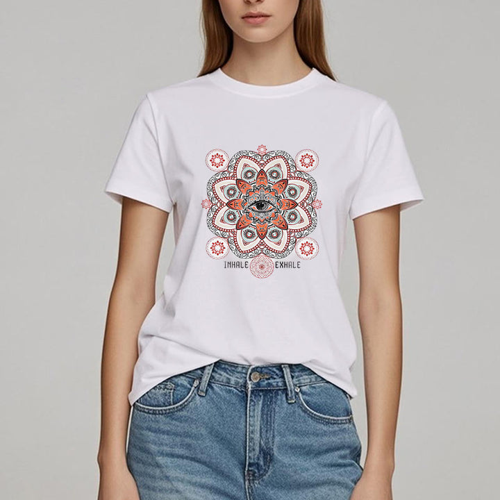 Camiseta Olivenorma con diseño de eslogan "Meditación del Mal de Ojo"