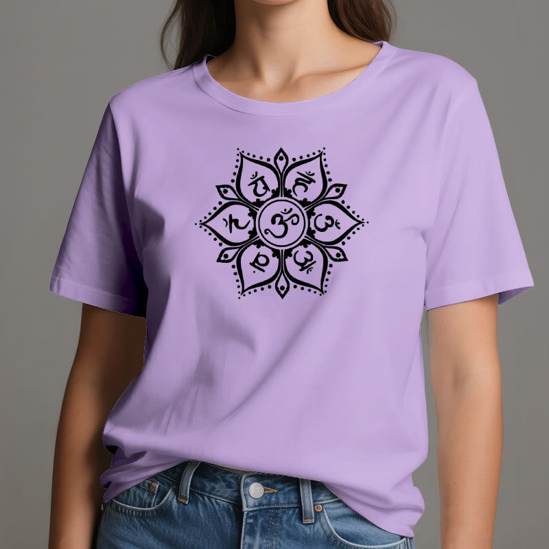 Camiseta Olivenorma con los siete símbolos de los chakras
