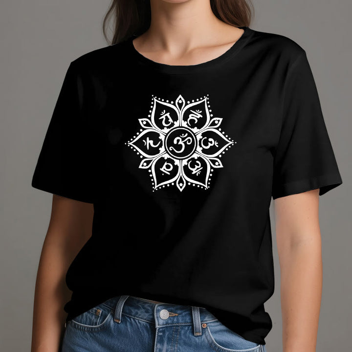Camiseta Olivenorma con los siete símbolos de los chakras