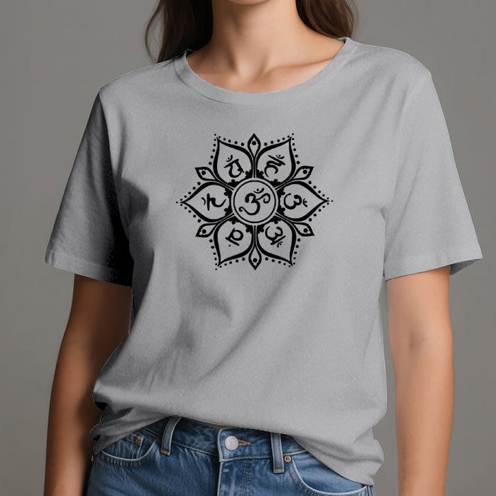 Camiseta Olivenorma con los siete símbolos de los chakras