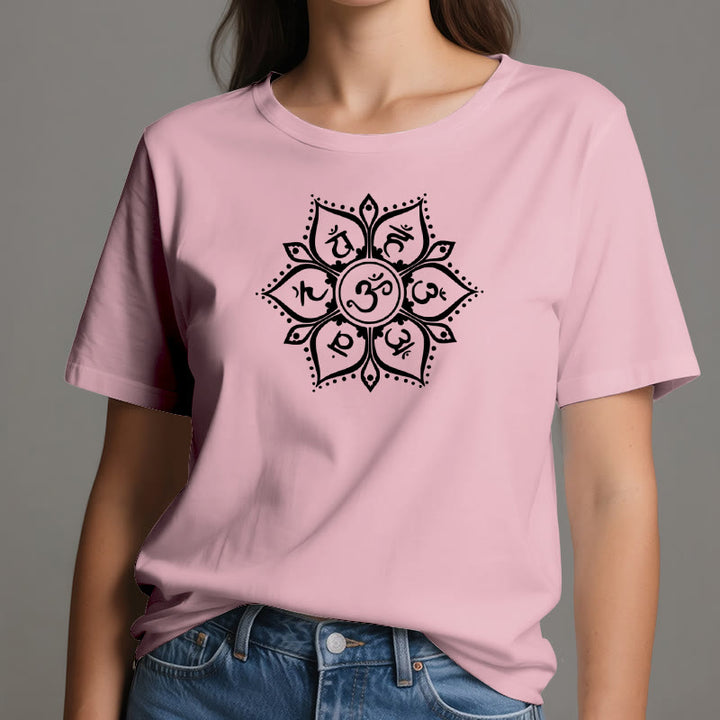 Camiseta Olivenorma con los siete símbolos de los chakras