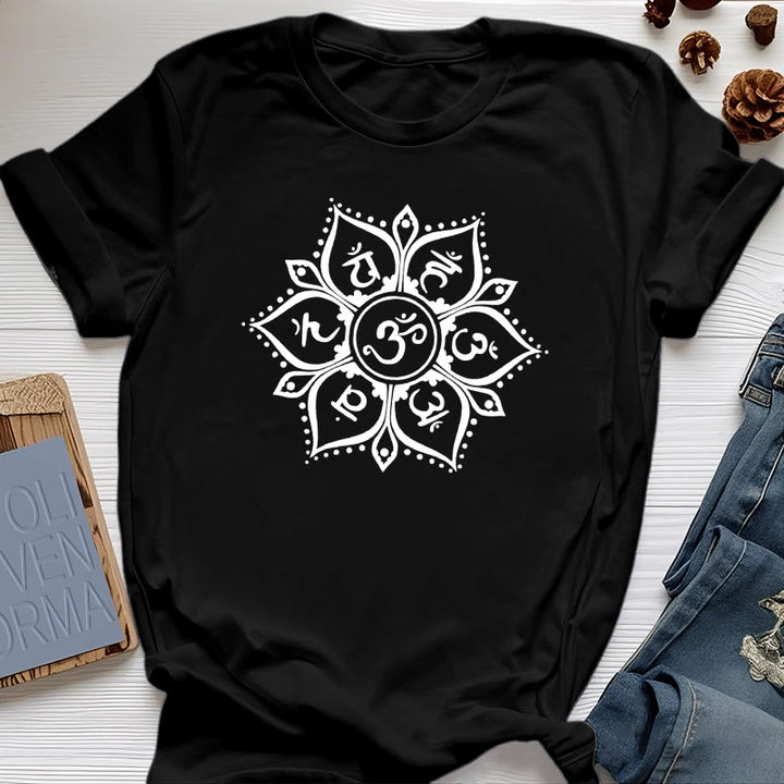 Camiseta Olivenorma con los siete símbolos de los chakras