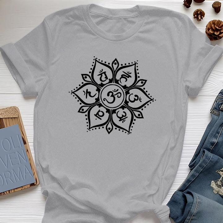 Camiseta Olivenorma con los siete símbolos de los chakras