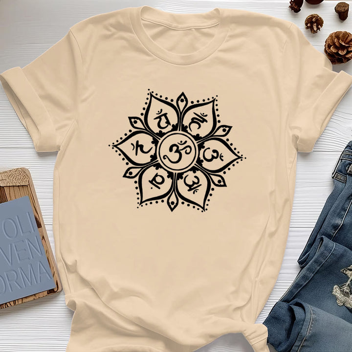 Camiseta Olivenorma con los siete símbolos de los chakras