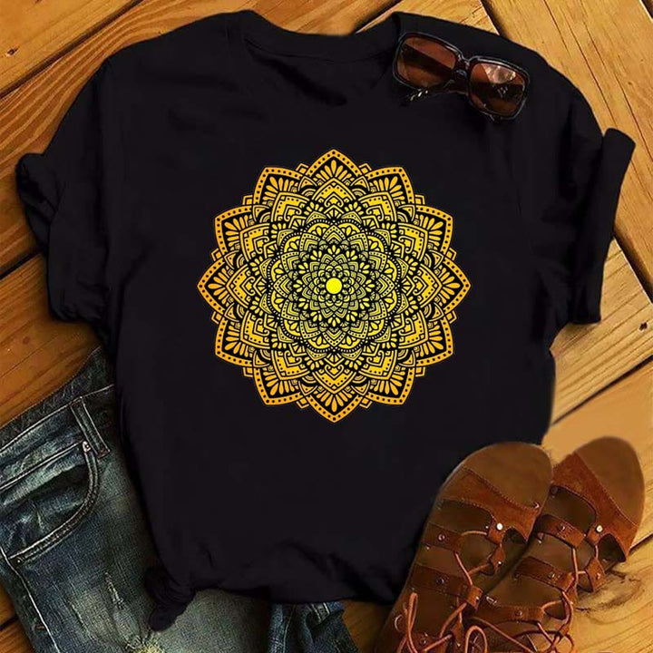 Camiseta negra con estampado geométrico colorido de loto de Olivenorma
