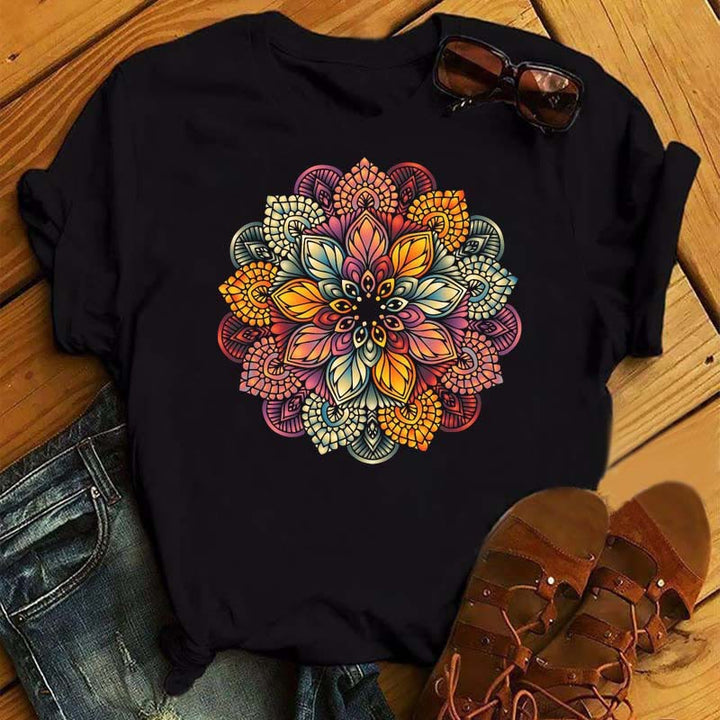 Camiseta negra con estampado geométrico colorido de loto de Olivenorma