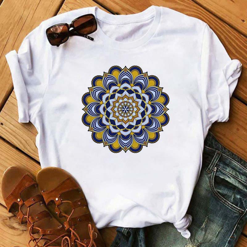 Camiseta blanca con estampado geométrico de loto de colores Olivenorma